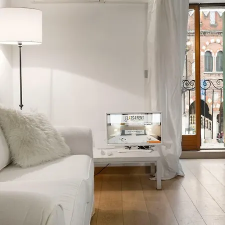 Casa Delle Erbe * Верона