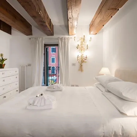 Casa Delle Erbe 아파트 *